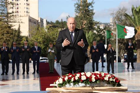 Le Président de la République se recueille à la mémoire des martyrs de