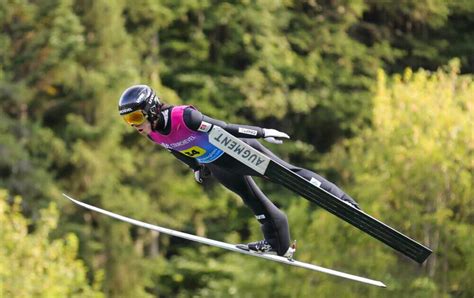 En images Saut à ski Une moustache volante un record battu du