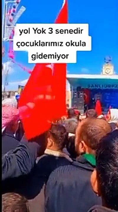 AKP li başkan şiir okurken vatandaş isyan etti Dailymotion Video