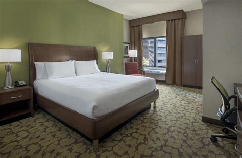 Hilton Garden Inn Chicago-North Loop - Day Use | HotelsByDay