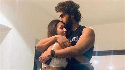 Malaika Arora And Arjun Kapoor Seal It With A Kiss This Valentines Day