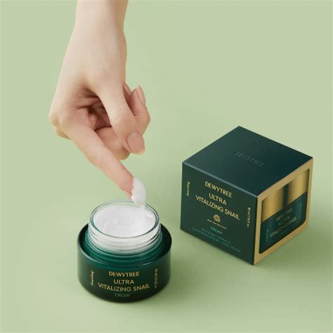 DEWYTREE Ultra Vitalizing Snail Cream Kasvovoide Bearel