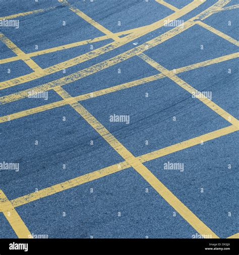 Road Marking - Double Yellow Lines Stock Photo - Alamy