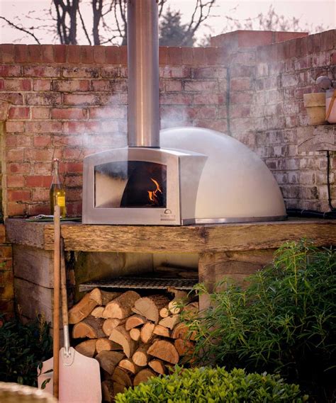 Can You Bake Bread In A Pizza Oven The Experts Reveal Gardeningetc