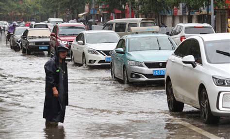 昆明，暴雨袭城 云桥网