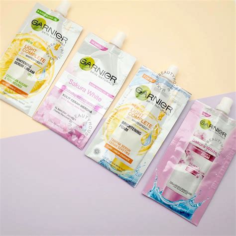 Garnier Facial Foam Sachets 9ml Garnier Light Complete Sakura White