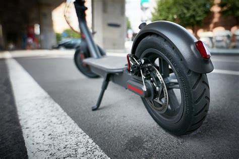 Pas De Calais En Trottinette Lectrique Un Jeune Homme De Ans