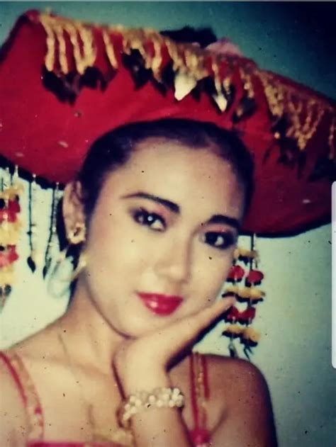 6 Potret Lawas Soimah Saat Masih Sekolah Nyentrik Sejak Kecil Hot Liputan6