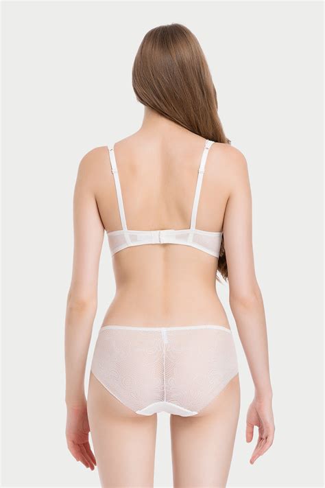 Quần lót bikini nữ Misaki trơn phối ren dáng cơ bản M Vera Vietnam