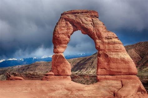 Delicate Arch Hike Arches National Park The Whole World Is A Playground