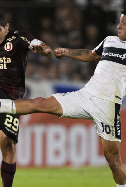 Universitario Vs Gimnasia De La Plata Por La Copa Conmebol