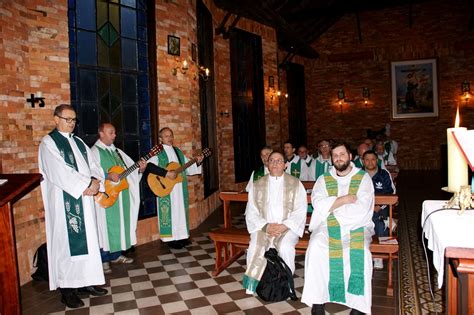 Bispo E Padres Da Diocese De Erexim Vivem Retiro Anual E Celebram Dia