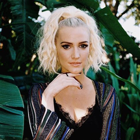 Sexy And Hot Ashlee Simpson Photos ThBlog