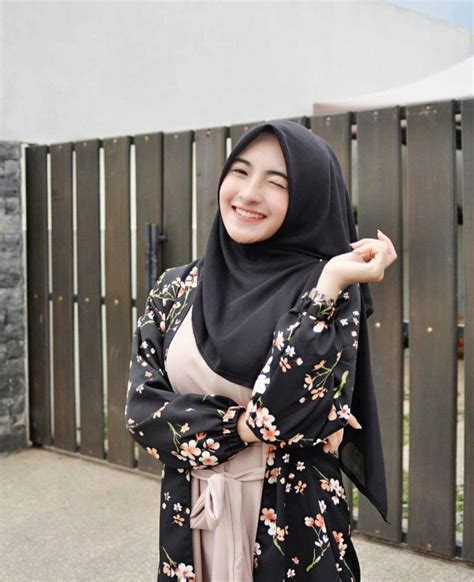 Pin Oleh Sandi Arif Di Hijab Fashion Di Gaya Hijab Wanita