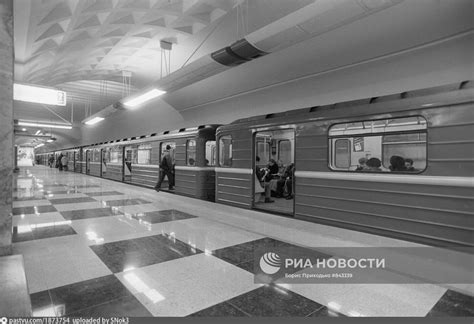 Станционный зал станции метро «Братиславская»