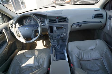 Pārdod Volvo XC 70 - 2002 gada - Mūsu auto - rockcars.lv