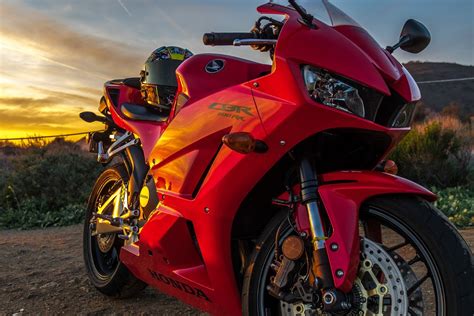 2015 Honda CBR600RR review - RevZilla