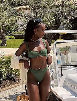 7 Hot Sexy Cami Bradley Bikini Pics