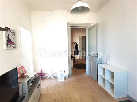 Rent Apartment Turin 3 room flat in via Santhià 57 Excellent