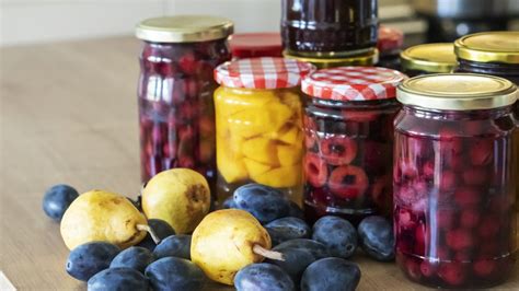 12 Mistakes Everyone Makes With Canned Fruit