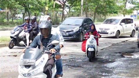 Dampak Hujan Dinas Bina Marga Dki Jakarta Rogoh Kocek Rp Miliar