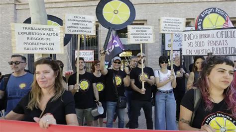 Los trabajadores de los centros de menores de Aragón protestan en la