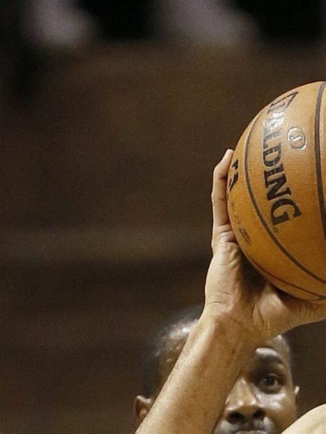 Spurs Hold Off Mavericks To Clinch Playoff Berth