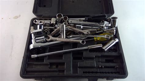 Craftsman Ratchet And Socket Set, 10+ Pieces | Property Room