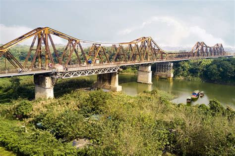 Long Bien Bridge & Long Bien market (Hanoi) - 3 highlights