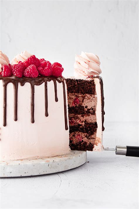 Drip Cake Rezept Schoko Himbeer Naked Cake Mit Beeren Rezept