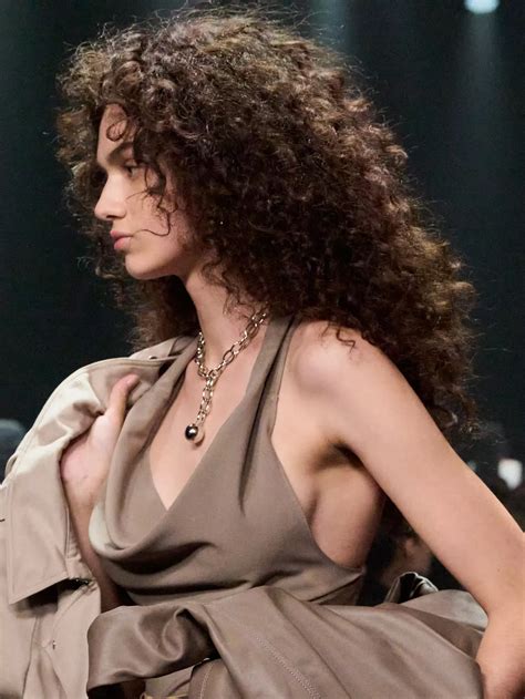 Curly Hair For Magda Ursulina