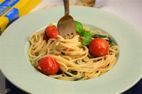 Spaghetti Cu Spanac Si Rosii Retete Culinare By Teo S Kitchen