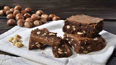 Brownies Alle Nocciole Senza Farina Super Veloci E Golosi