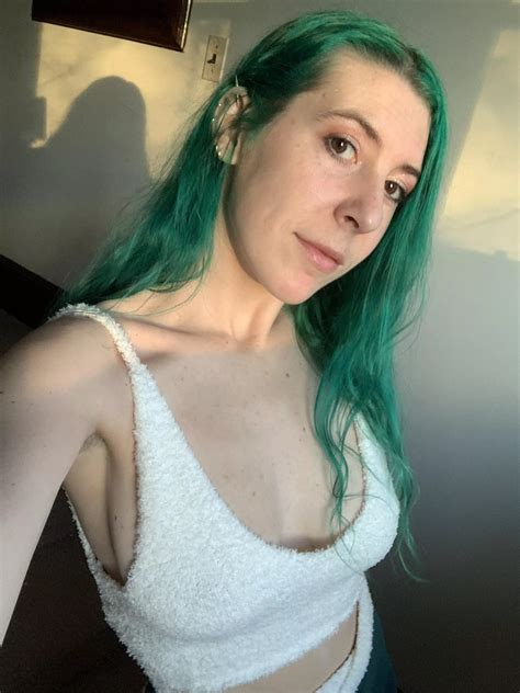 Braless Cleavage Nudes Cleavage NUDE PICS ORG