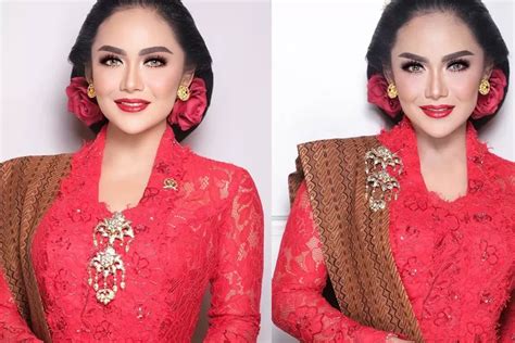 Potret Krisdayanti Berkebaya Merah Dan Bersanggul Aura Diva Dan Putri