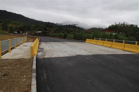 Liberada ponte sobre o Rio Cerro na Rua Leopoldo Schunke em Jaraguá