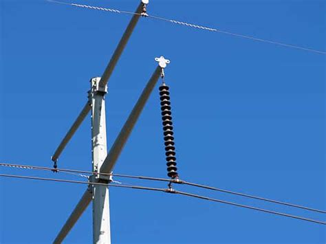 Electrical Insulators In Overhead Transmission Lines Ee Power School