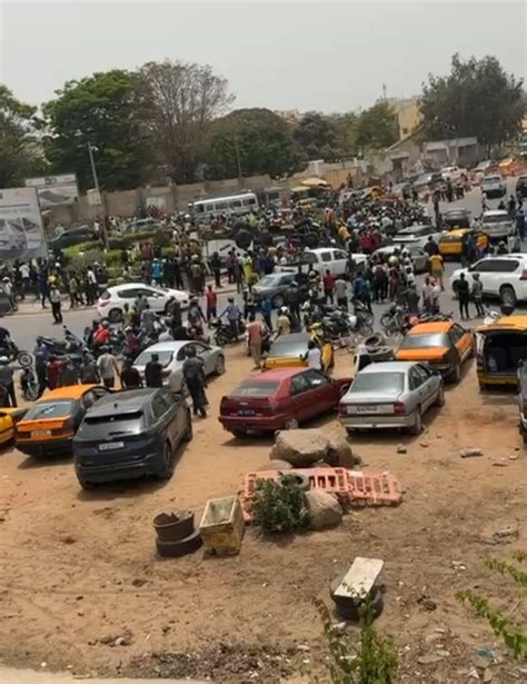 Survenue d un accident à hauteur du Rond point EMG Un bus tata s est