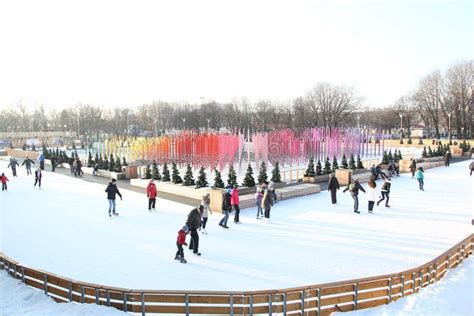 Pista De Hielo En El Parque De Gorki En Mosc Imagen De Archivo