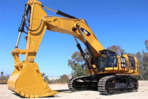 Model Machine Cat® 6015b In The Field Classic Construction Models