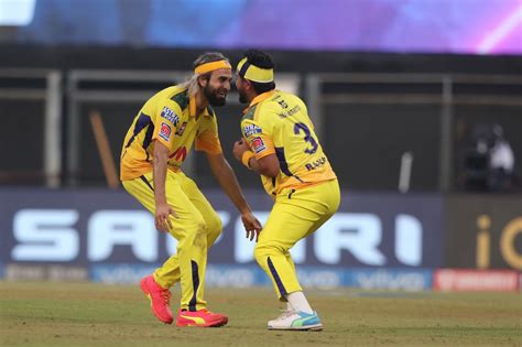 Imran Tahir And Suresh Raina Celebrate A Wicket Espncricinfo