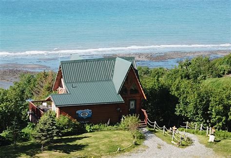 Log Cabins and Vacation Rentals overlooking Kachemak Bay in Homer, Alaska