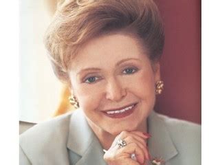 Mary Higgins Clark biography, birth date, birth place and pictures