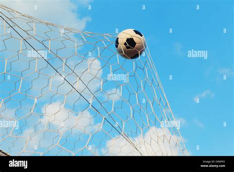 Pallone Da Calcio In Rete Immagini E Fotografie Stock Ad Alta