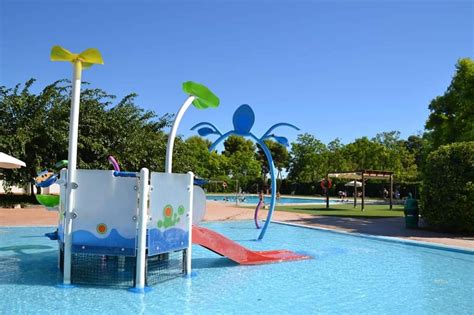 La Piscina Municipal Santa Anna Tanca Les Portes Amb Una Bona Entrada