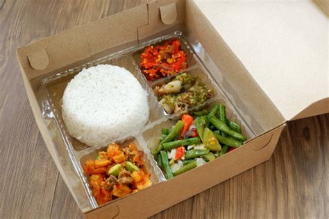 Nasi Berkat, Bagian dari Proses Berkabung di Indonesia | Kamboja.co.id ...