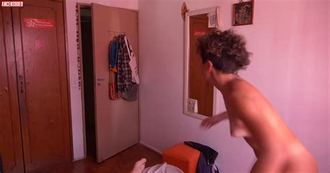 Descoberta Nude Pics Page 1