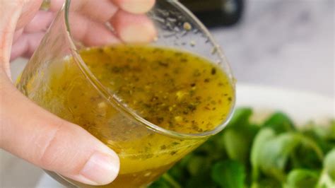 Mediterranean Salad Dressing Easy 1 Minute Recipe 🥗 👨‍🍳