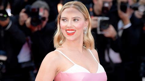 Asteroid City Scarlett Johansson Illumina Il Red Carpet Di Cannes 2023