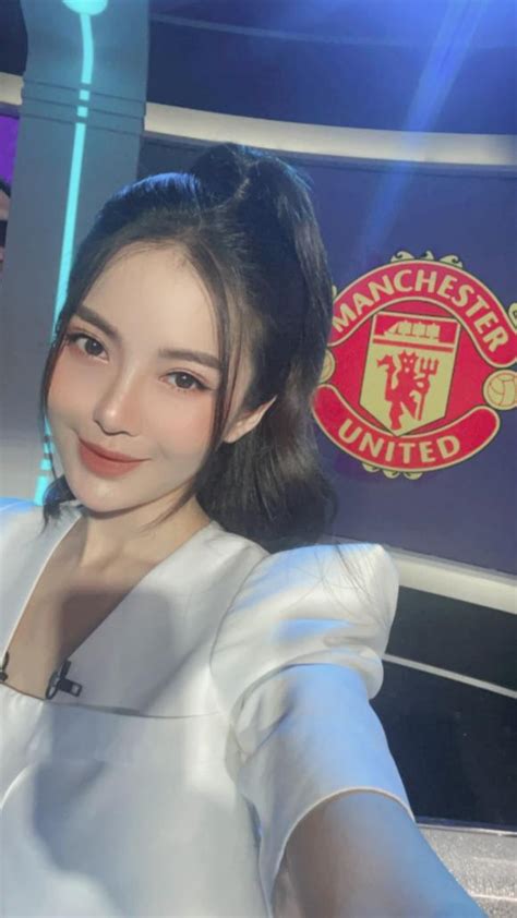 Hot girl Tú Linh qua góc máy chụp lén nhan sắc liệu có bị dìm hàng